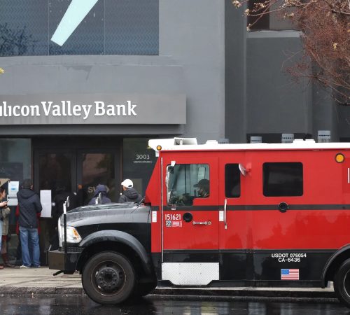 硅谷银行在被查封前数小时发放奖金